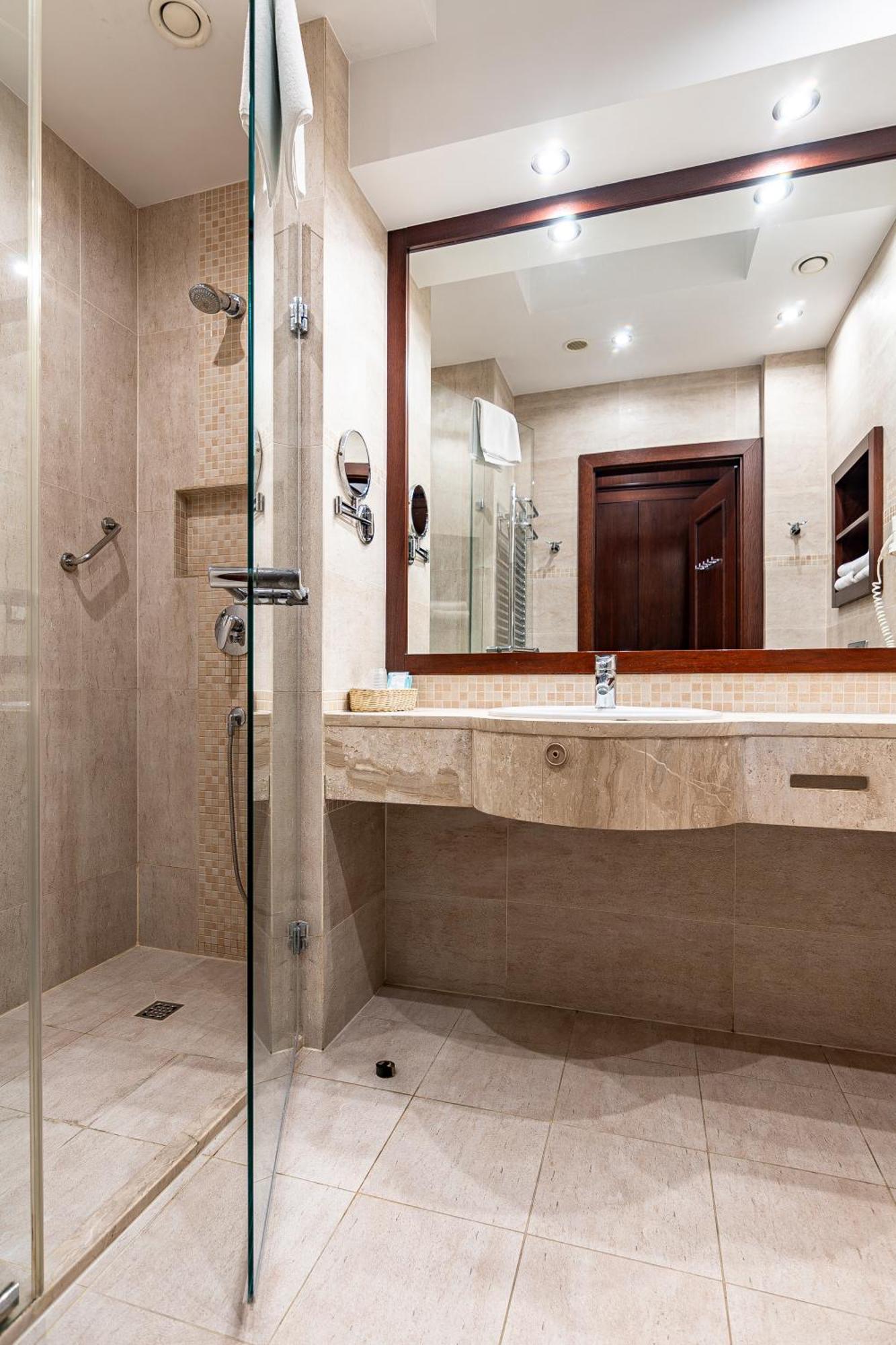 Hotel Galicja Superior Wellness & Spa Oświęcim Εξωτερικό φωτογραφία